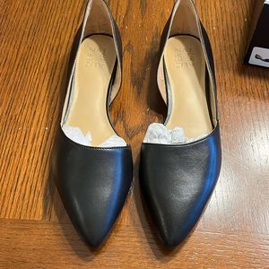 Naturalizer black flats 10M